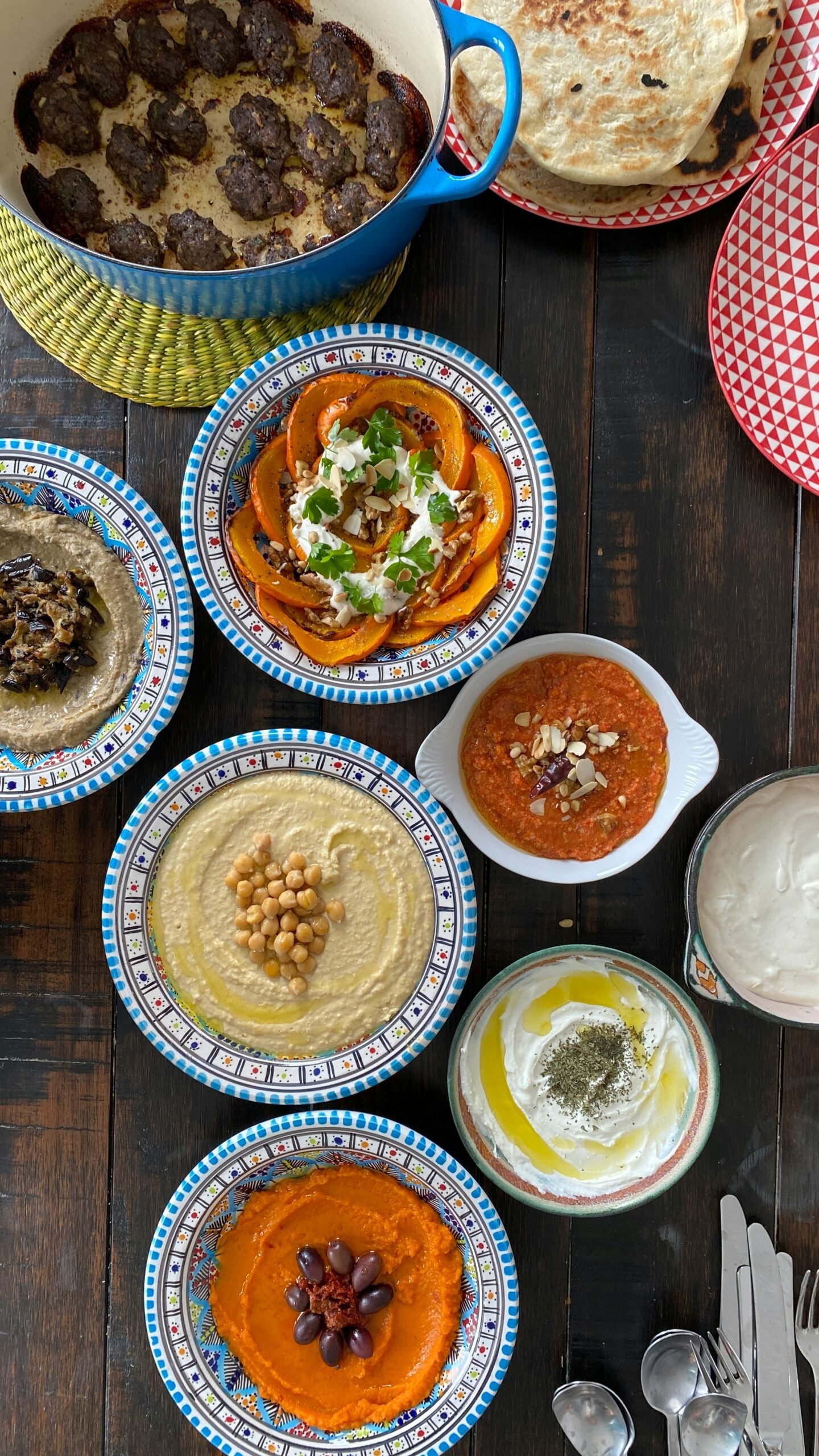 Mouthwatering Mezze: Local Cuisine and Restaurant Recommendations in the Middle East